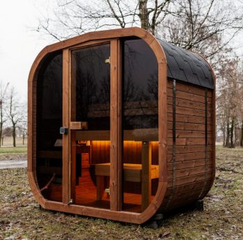 Porte vitrée de série avec verrou de sécurité intégré pour saunas Helsinki de Pure Sauna&Spa